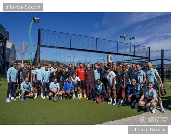 马赛举行“残疾人之友”足球邀请赛，多名俱乐部传奇球星到场助阵
