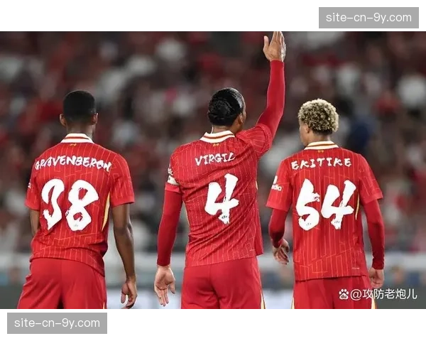 曼联vs纽卡边路21次传中仅3次找到队友，加纳乔突破后传中被拦截